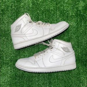 Air Jordan 1 Mid ‘White Wolf Grey’